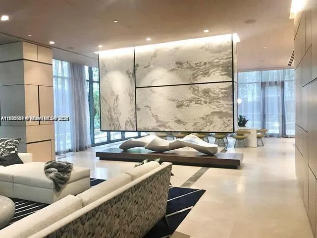45 SW 9th St #3009 Miami, FL 33130