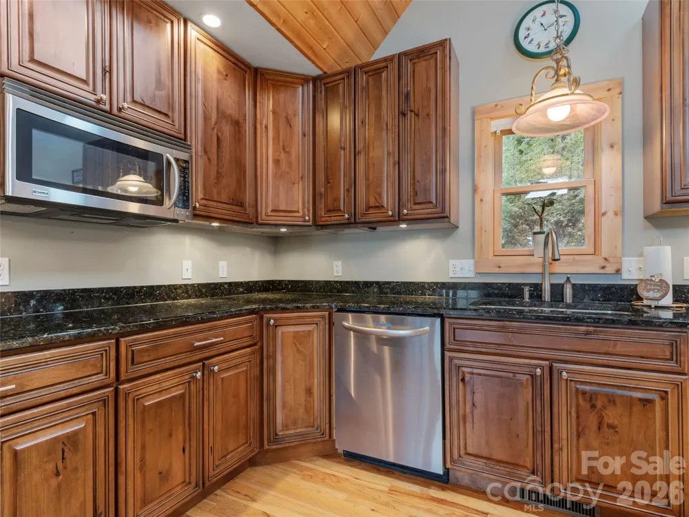 346 Appaloosa Trail Burnsville, NC 28714