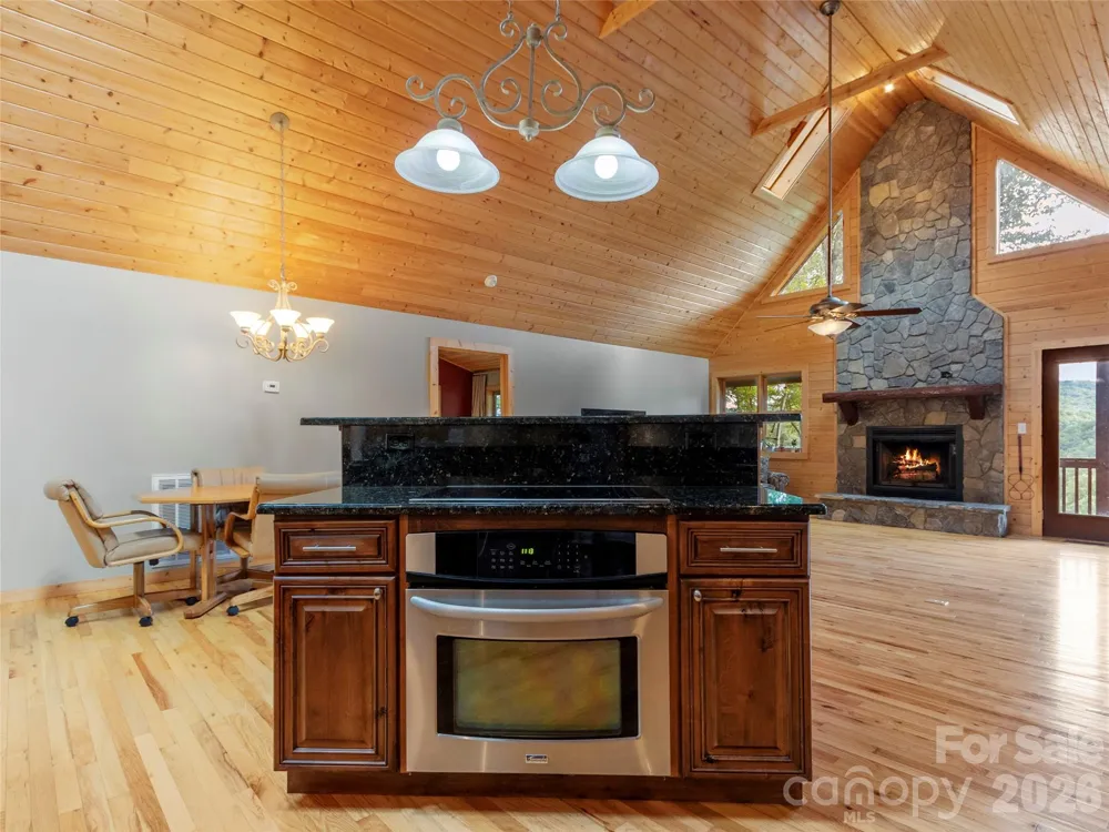 346 Appaloosa Trail Burnsville, NC 28714