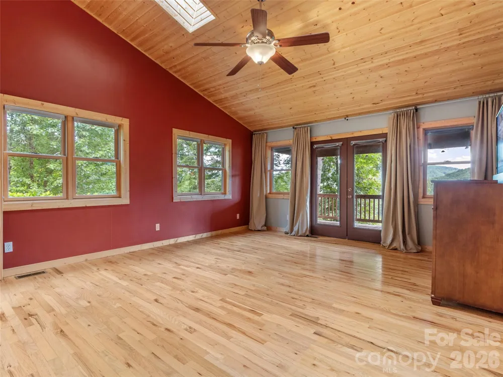 346 Appaloosa Trail Burnsville, NC 28714