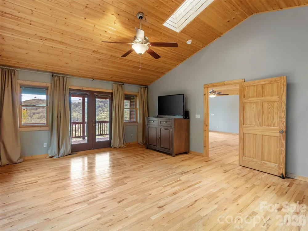 346 Appaloosa Trail Burnsville, NC 28714