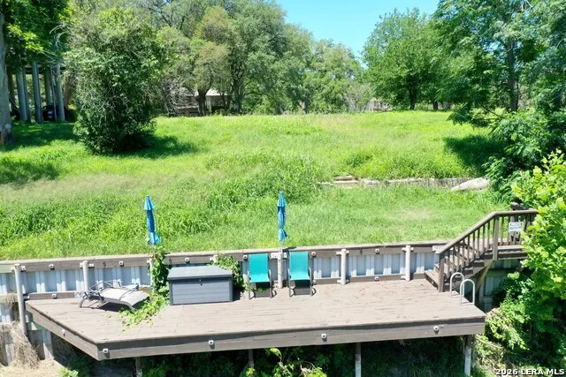 38 E Hampton Seguin, TX 78155