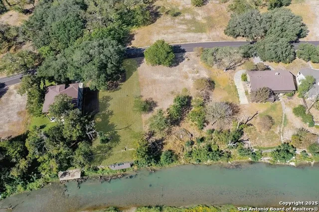 38 E Hampton Seguin, TX 78155