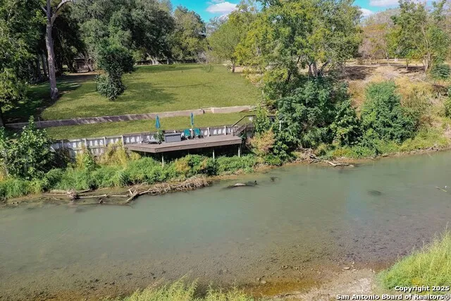 38 E Hampton Seguin, TX 78155
