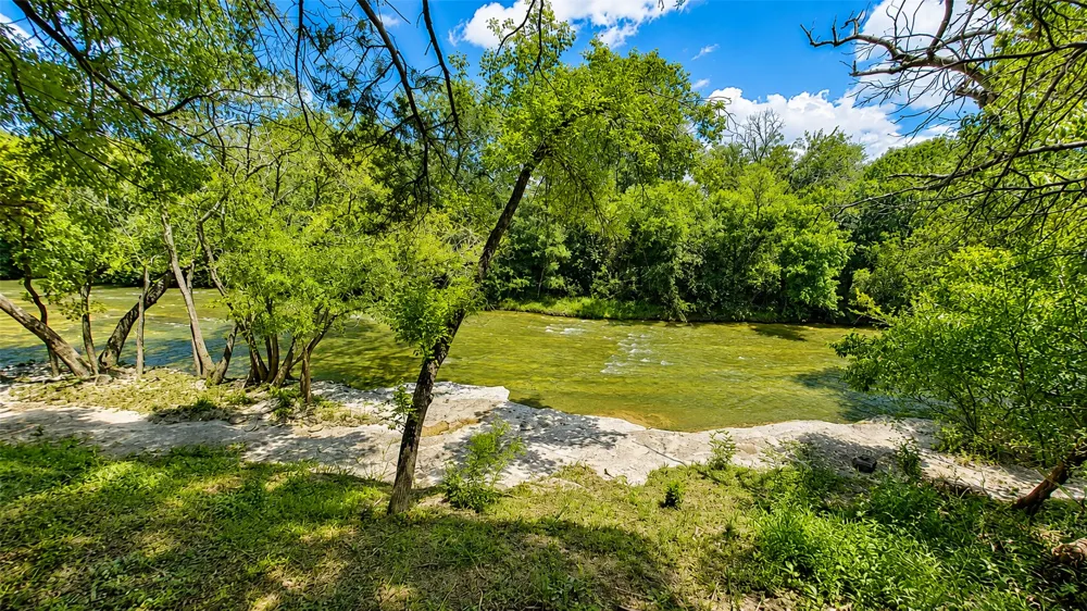 654 Creekside Drive Belton, TX 76513