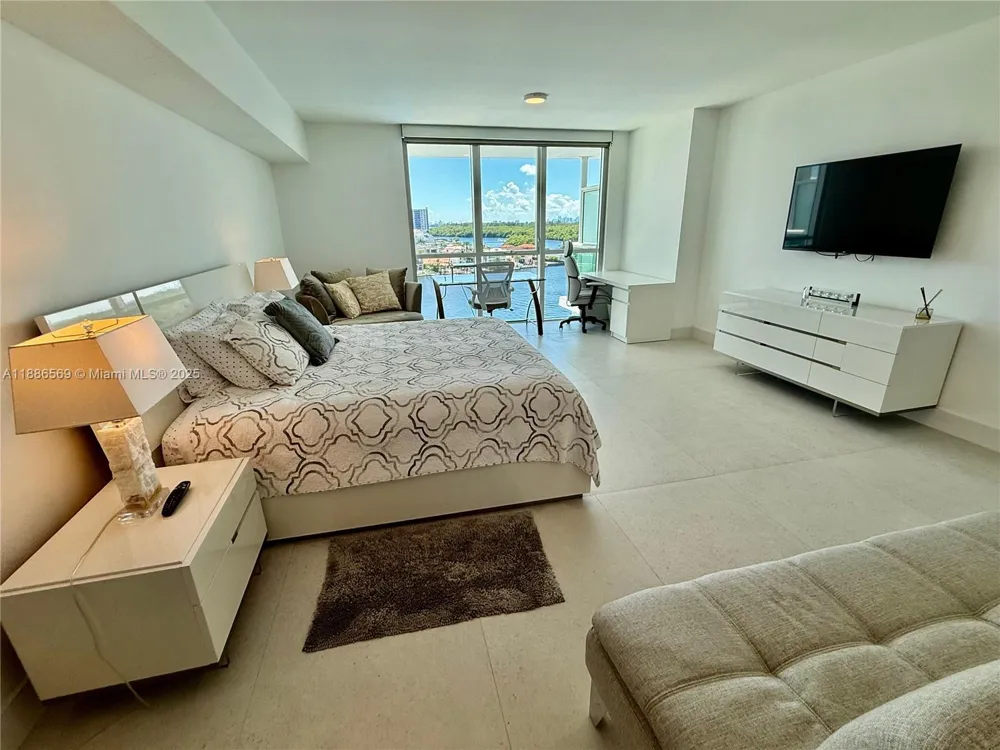 400 Sunny Isles Blvd #916 Sunny Isles Beach, FL 33160