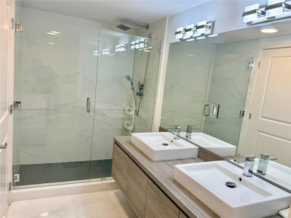 400 Sunny Isles Blvd #916 Sunny Isles Beach, FL 33160