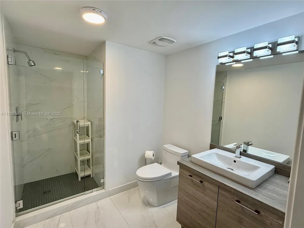 400 Sunny Isles Blvd #916 Sunny Isles Beach, FL 33160