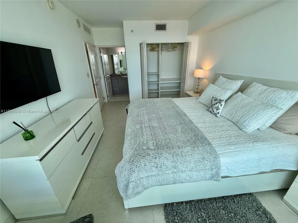 400 Sunny Isles Blvd #916 Sunny Isles Beach, FL 33160