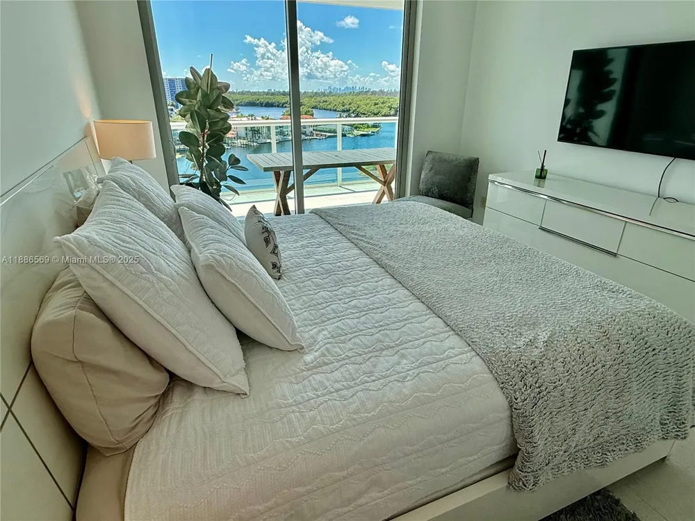 400 Sunny Isles Blvd #916 Sunny Isles Beach, FL 33160