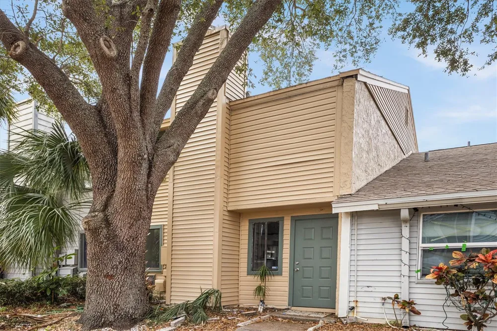 4712 STONEPOINTE PLACE Tampa, FL 33634