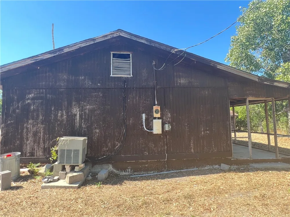 129 Mystic Drive George West, TX 78022