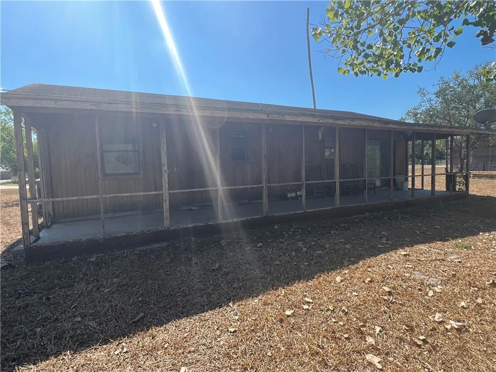 129 Mystic Drive George West, TX 78022