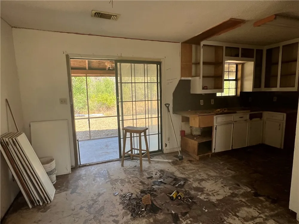 129 Mystic Drive George West, TX 78022
