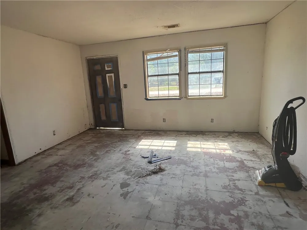 129 Mystic Drive George West, TX 78022
