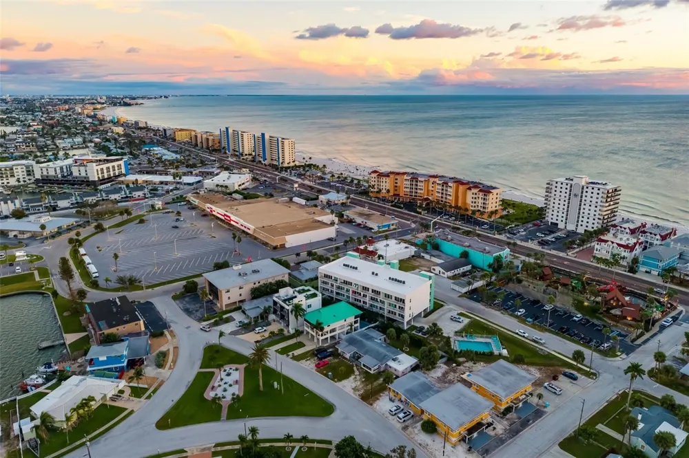 15305 1ST STREET E #201 Madeira Beach, FL 33708