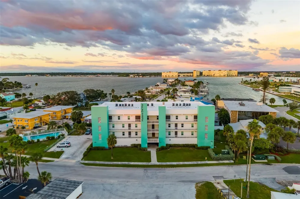 15305 1ST STREET E #201 Madeira Beach, FL 33708