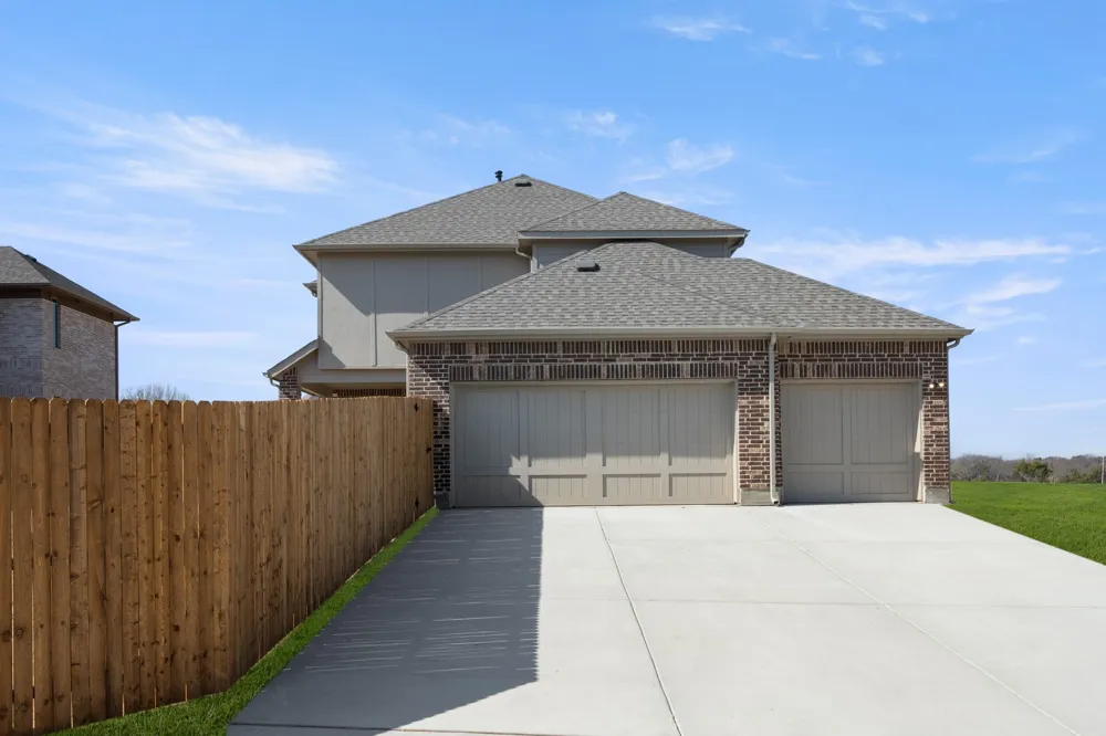 408 McKinley Street DeSoto, TX 75115