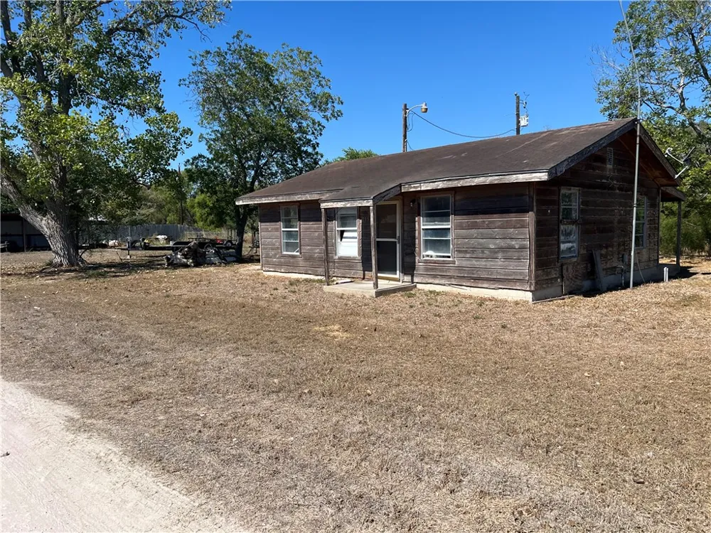 295 Mystic Drive George West, TX 78022