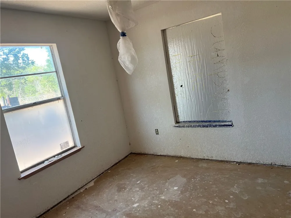 295 Mystic Drive George West, TX 78022
