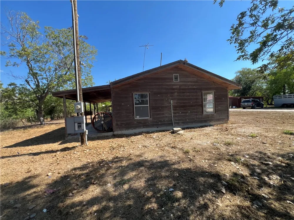 295 Mystic Drive George West, TX 78022