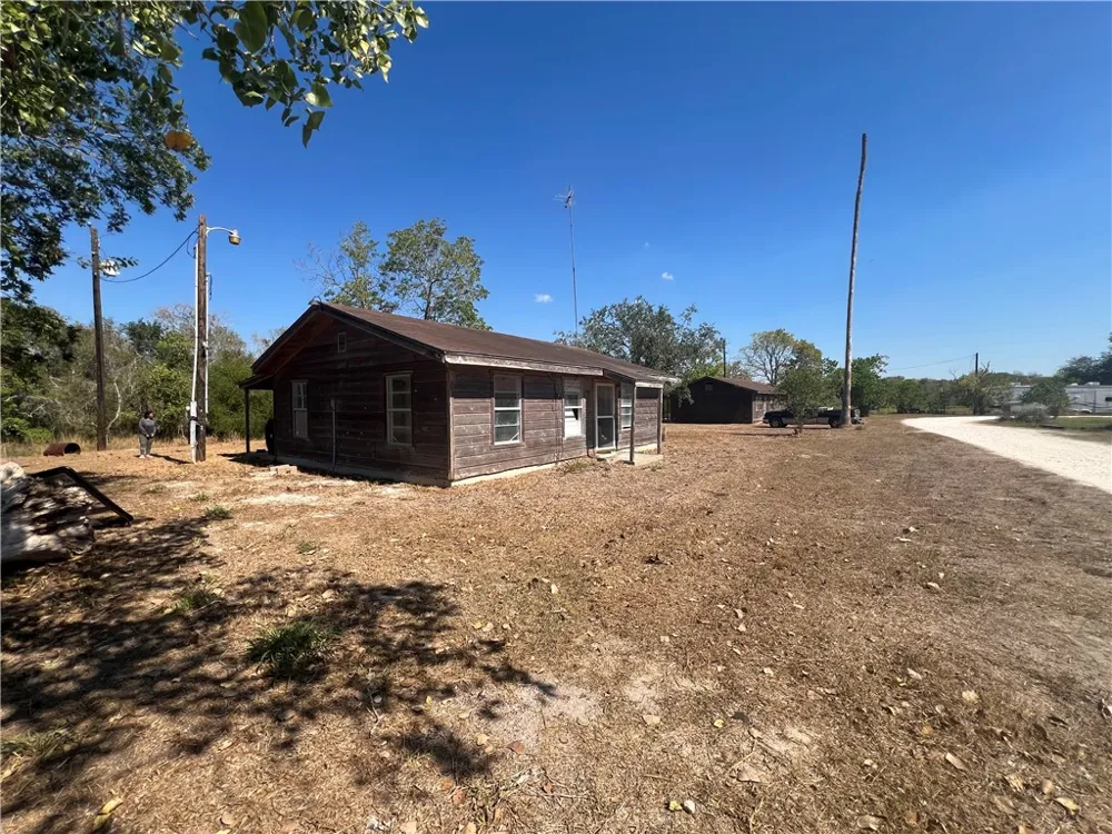 295 Mystic Drive George West, TX 78022