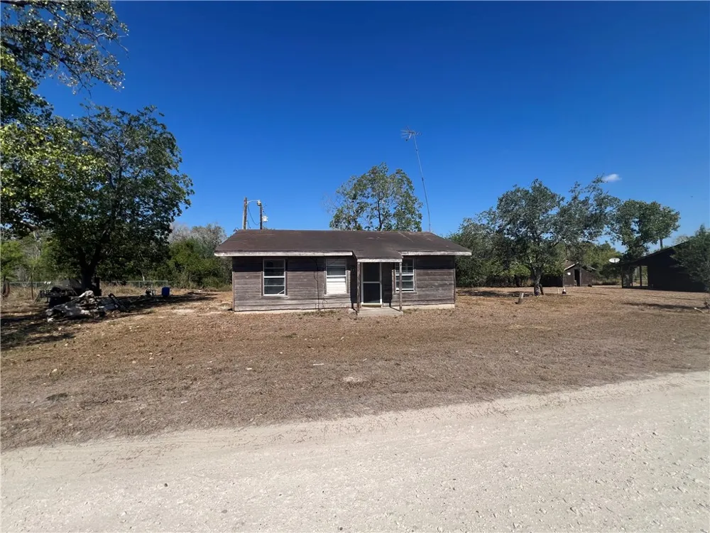 295 Mystic Drive George West, TX 78022