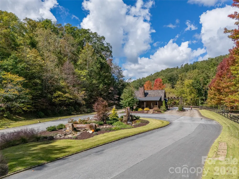 000 Deep Gap Farm Drive #2021 Mill Spring, NC 28756