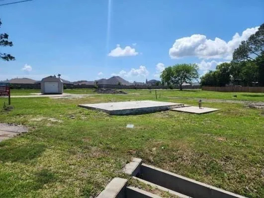 4828 W Bayshore Drive Bacliff, TX 77518