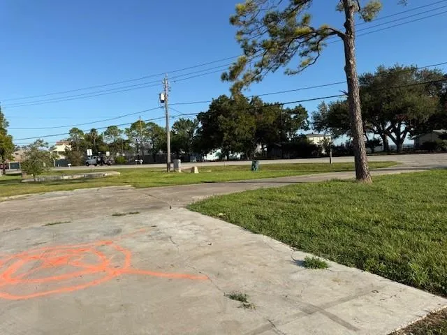 4828 W Bayshore Drive Bacliff, TX 77518
