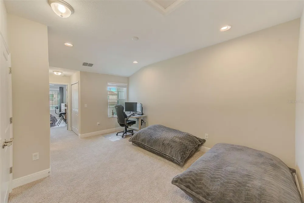 2441 FOGGY CREEK CIRCLE Clearwater, FL 33764