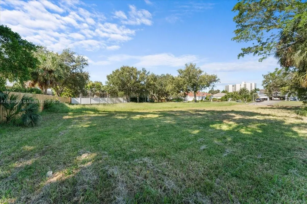 2207 54th ST S St Petersburg, FL 33707