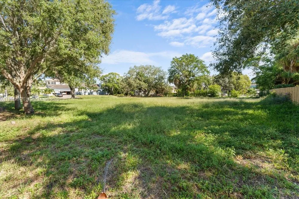 2207 54th ST S St Petersburg, FL 33707