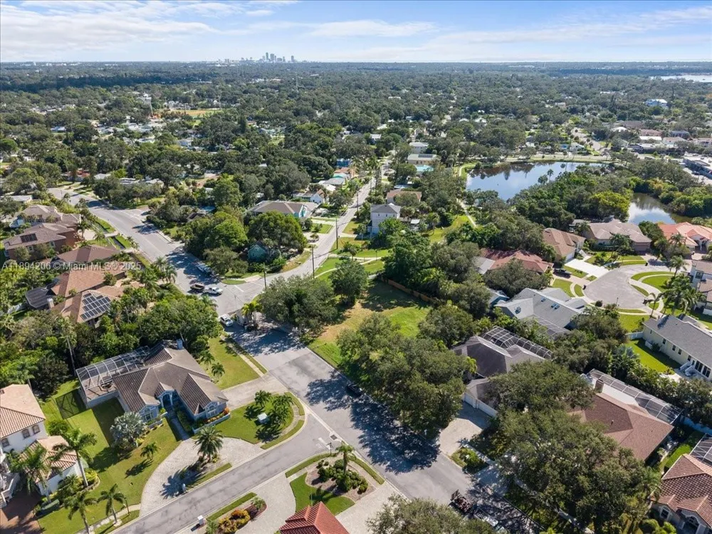 2207 54th ST S St Petersburg, FL 33707