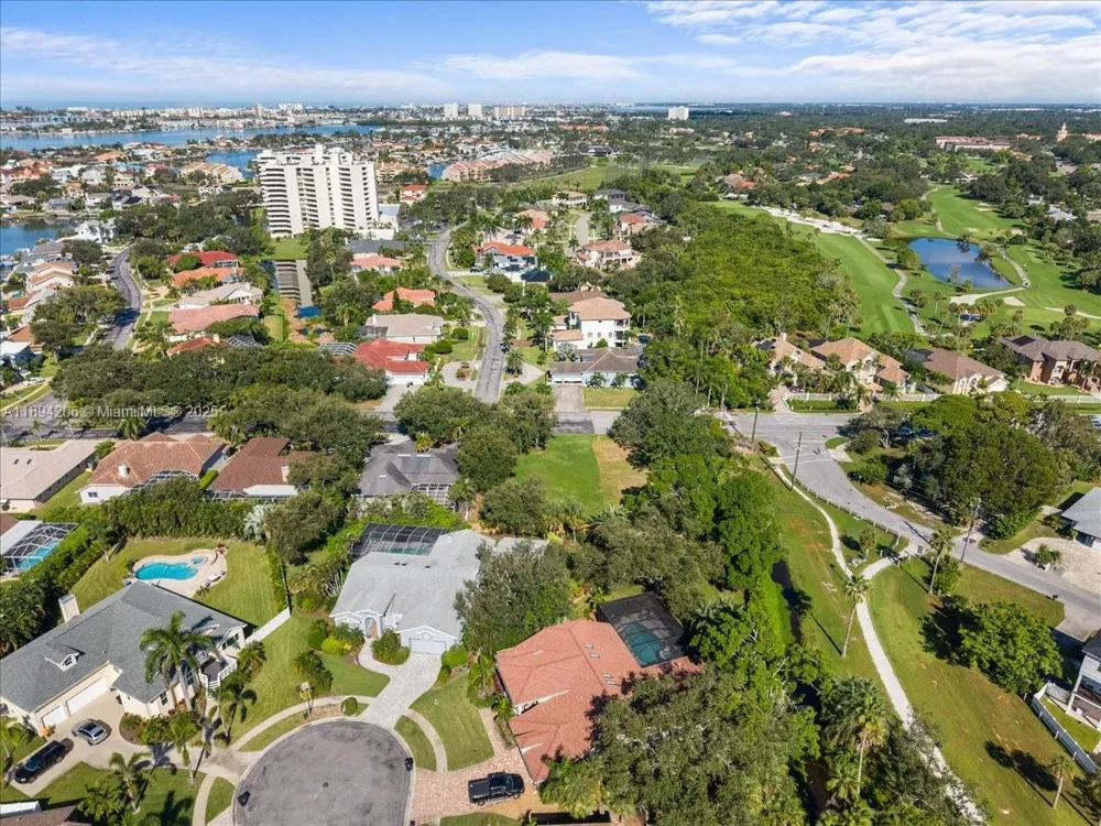 2207 54th ST S St Petersburg, FL 33707