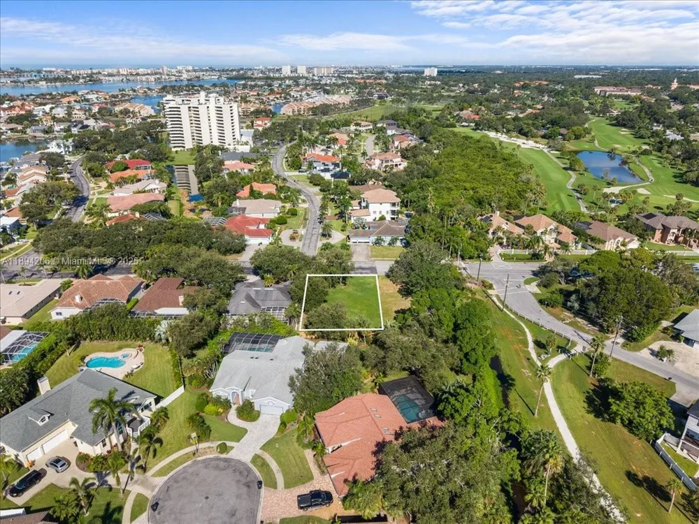 2207 54th ST S St Petersburg, FL 33707