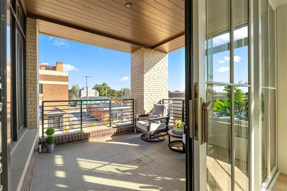 156 Center Unit 201 Northville City, MI 48167