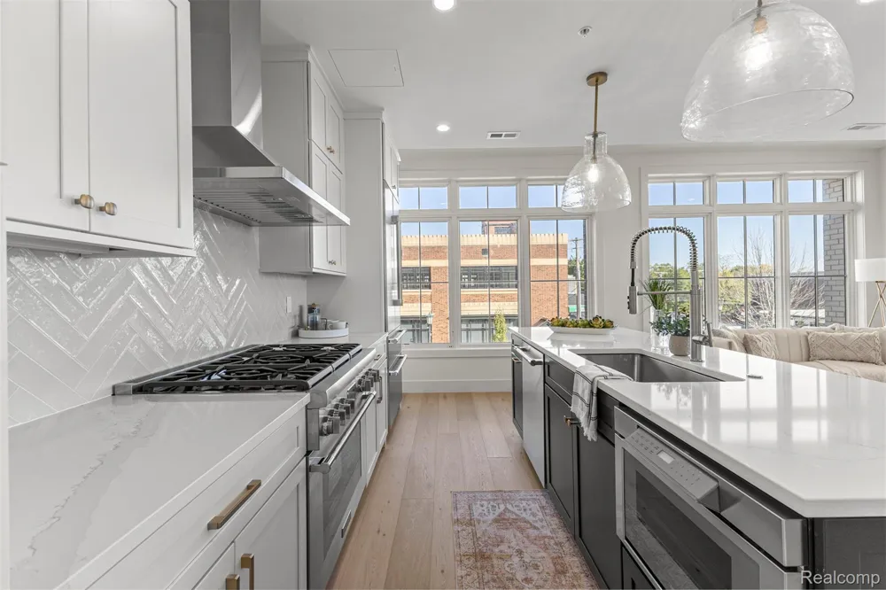 156 Center Unit 201 Northville City, MI 48167