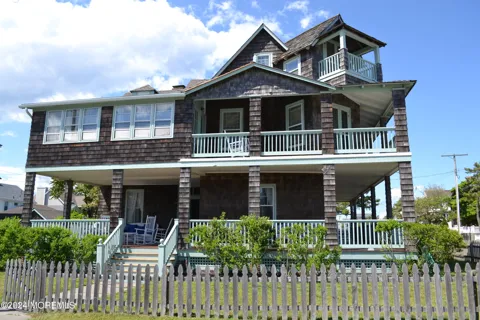 18 Bridge Avenue