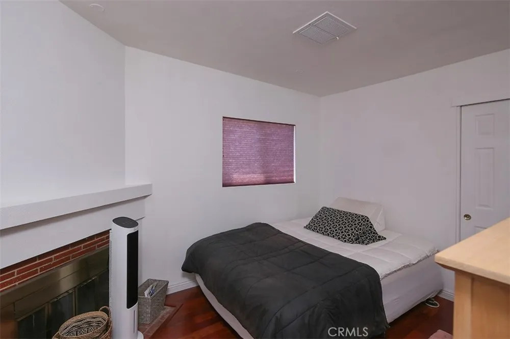 3953 Santa Carlotta La Crescenta, CA 91214