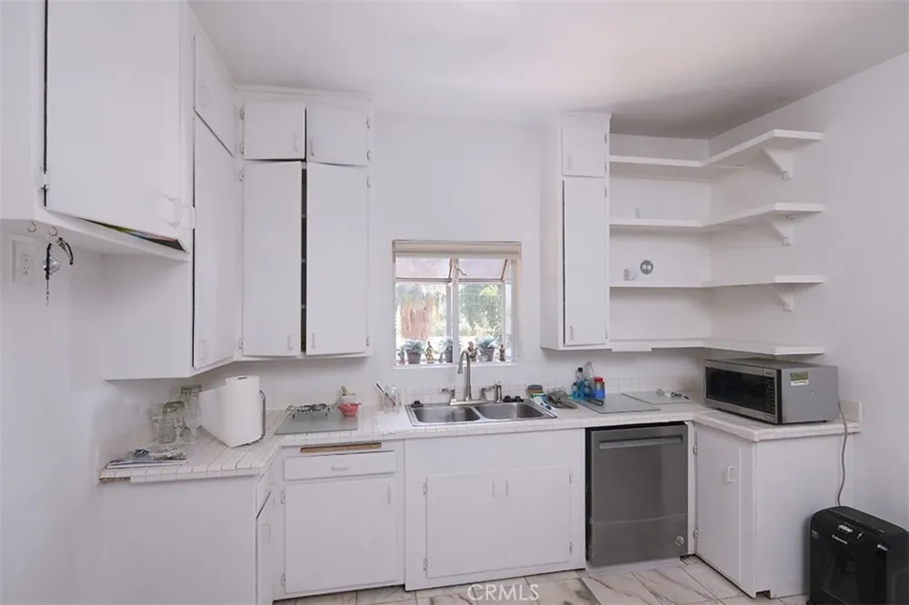 3953 Santa Carlotta La Crescenta, CA 91214