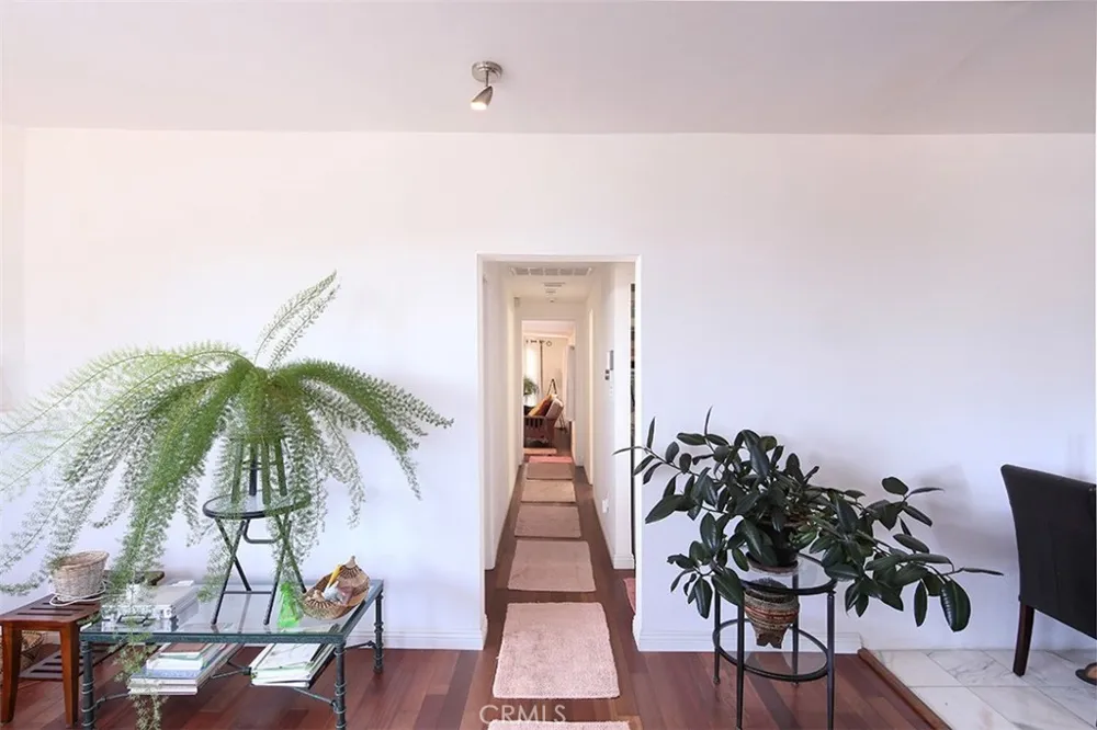 3953 Santa Carlotta La Crescenta, CA 91214