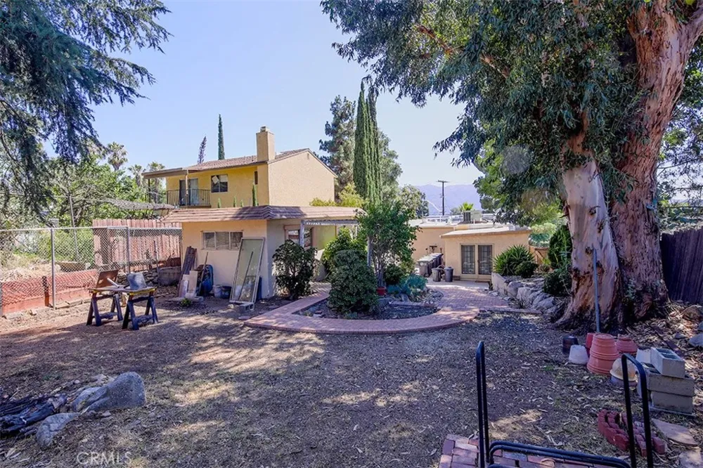 3953 Santa Carlotta La Crescenta, CA 91214