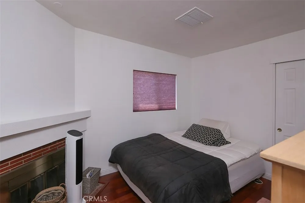 3953 Santa Carlotta La Crescenta, CA 91214