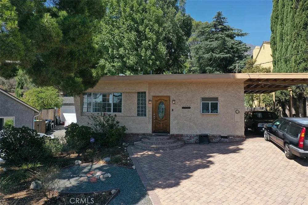 3953 Santa Carlotta La Crescenta, CA 91214