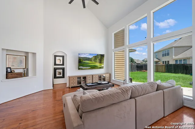 3027 Hidden Meadow Seguin, TX 78155
