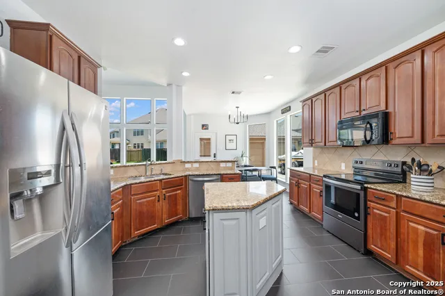 3027 Hidden Meadow Seguin, TX 78155