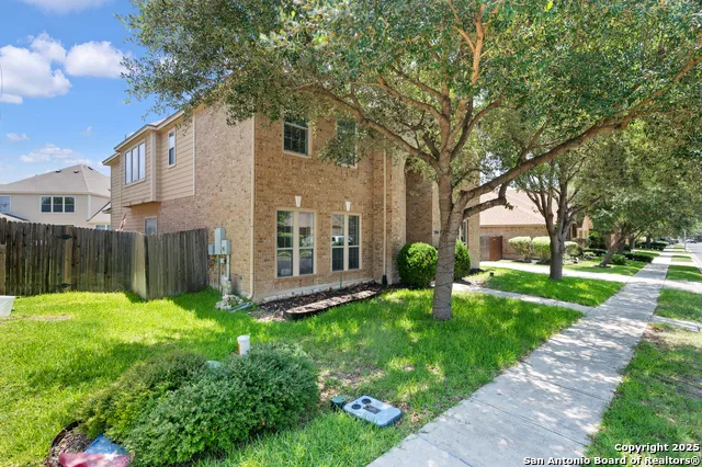 3027 Hidden Meadow Seguin, TX 78155