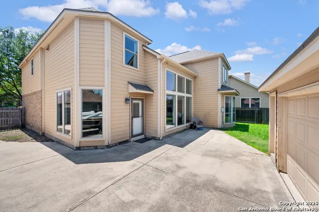 3027 Hidden Meadow Seguin, TX 78155
