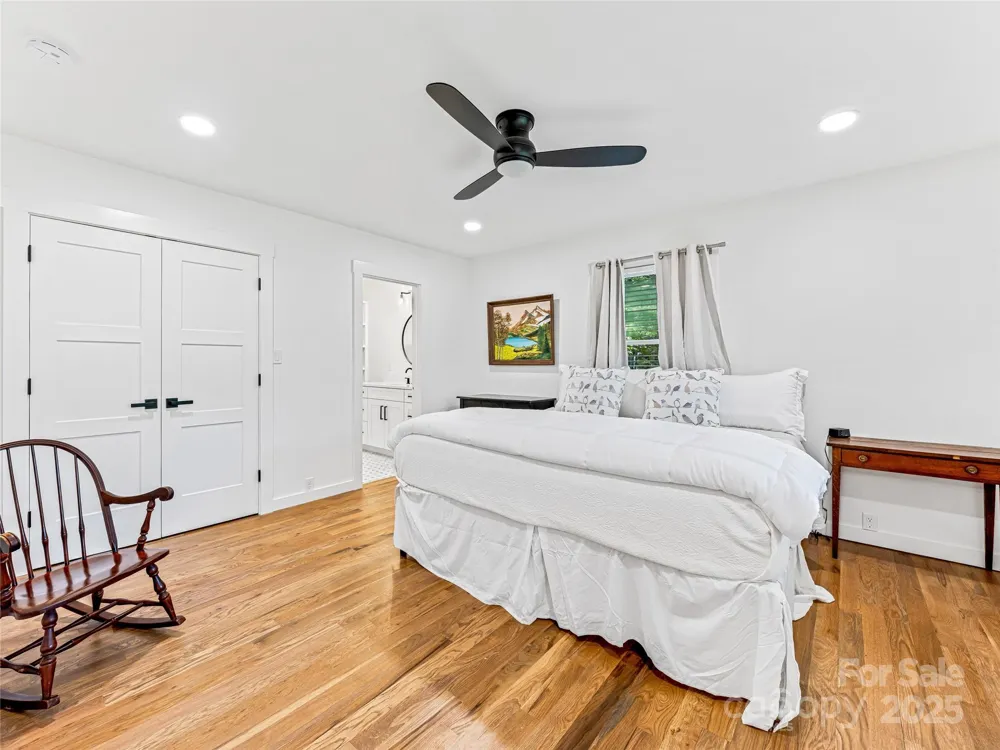 412 Cherokee Trace Lake Toxaway, NC 28747